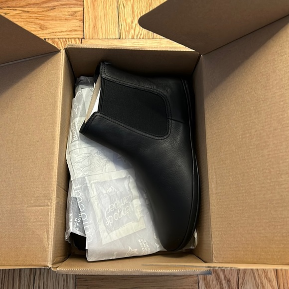 Camper Right Nina Chelsea Boots Black Size 37 / 7 NIB - Picture 3 of 8